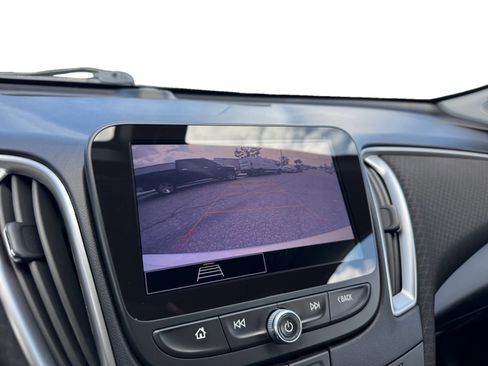 Used 2022 Chevrolet Malibu LT FWD image 13