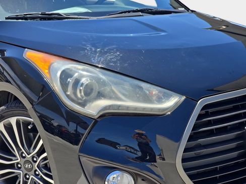 Used 2016 Hyundai Veloster Turbo FWD image 32