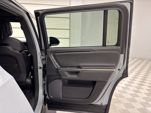 Used 2025 Rivian R1S Adventure AWD/4WD image 19