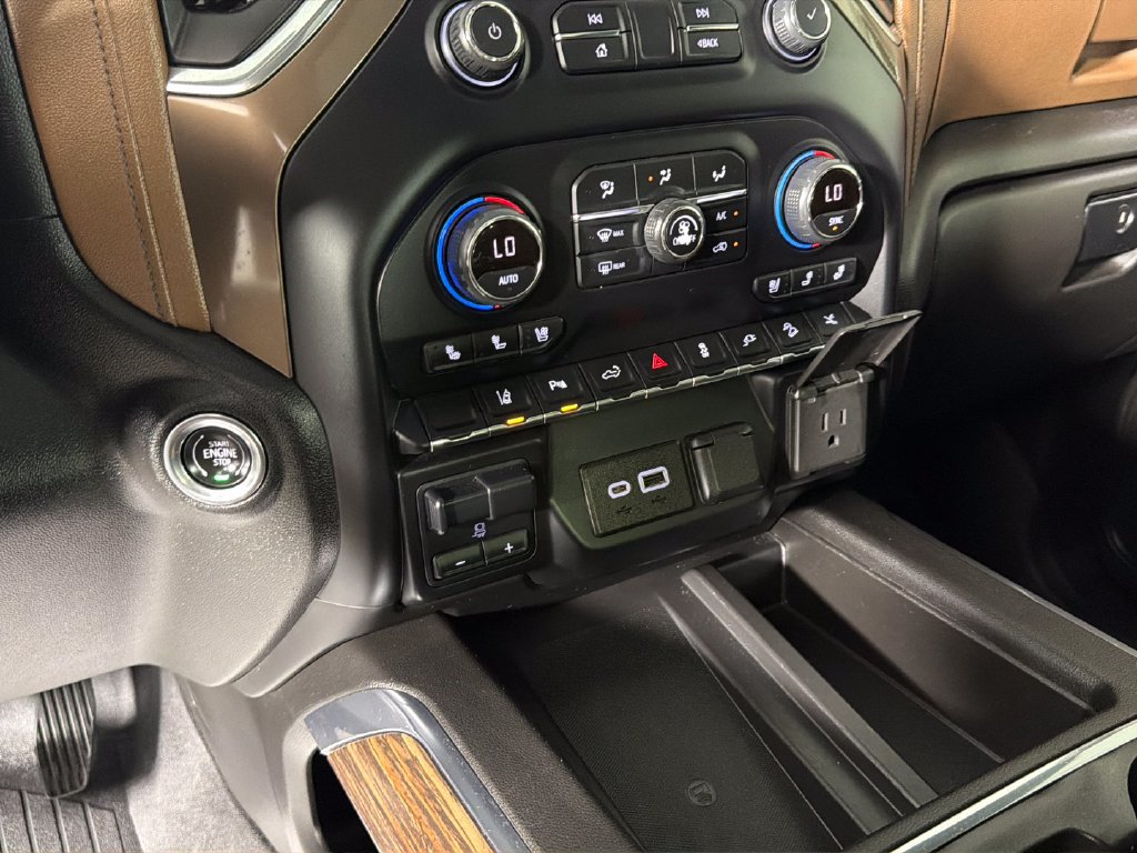 Used 2022 Chevrolet Silverado 2500 High Country w/ Technology Package AWD/4WD image 23