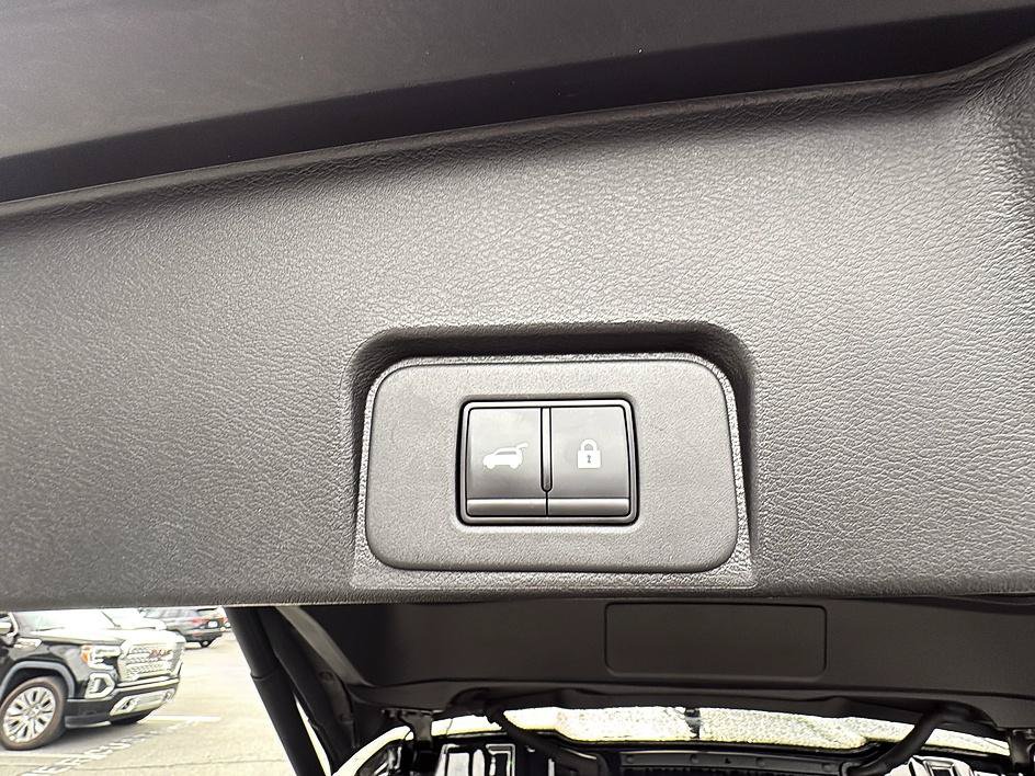 Certified 2025 Nissan Rogue SV FWD image 38