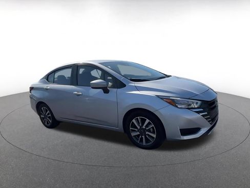Used 2025 Nissan Versa SV FWD image 2