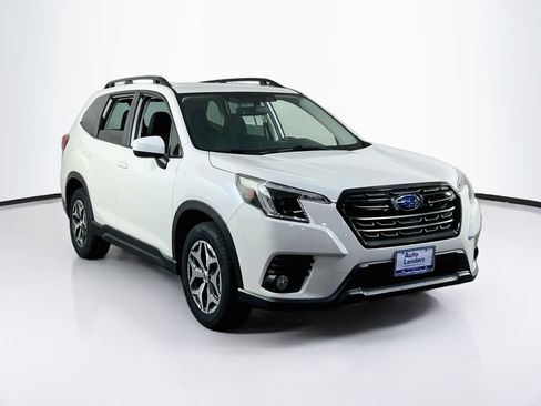 Used 2023 Subaru Forester Premium AWD/4WD image 3