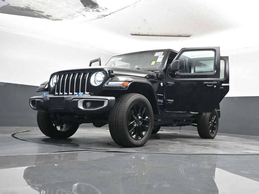 Used 2023 Jeep Wrangler Unlimited Sahara AWD/4WD image 49
