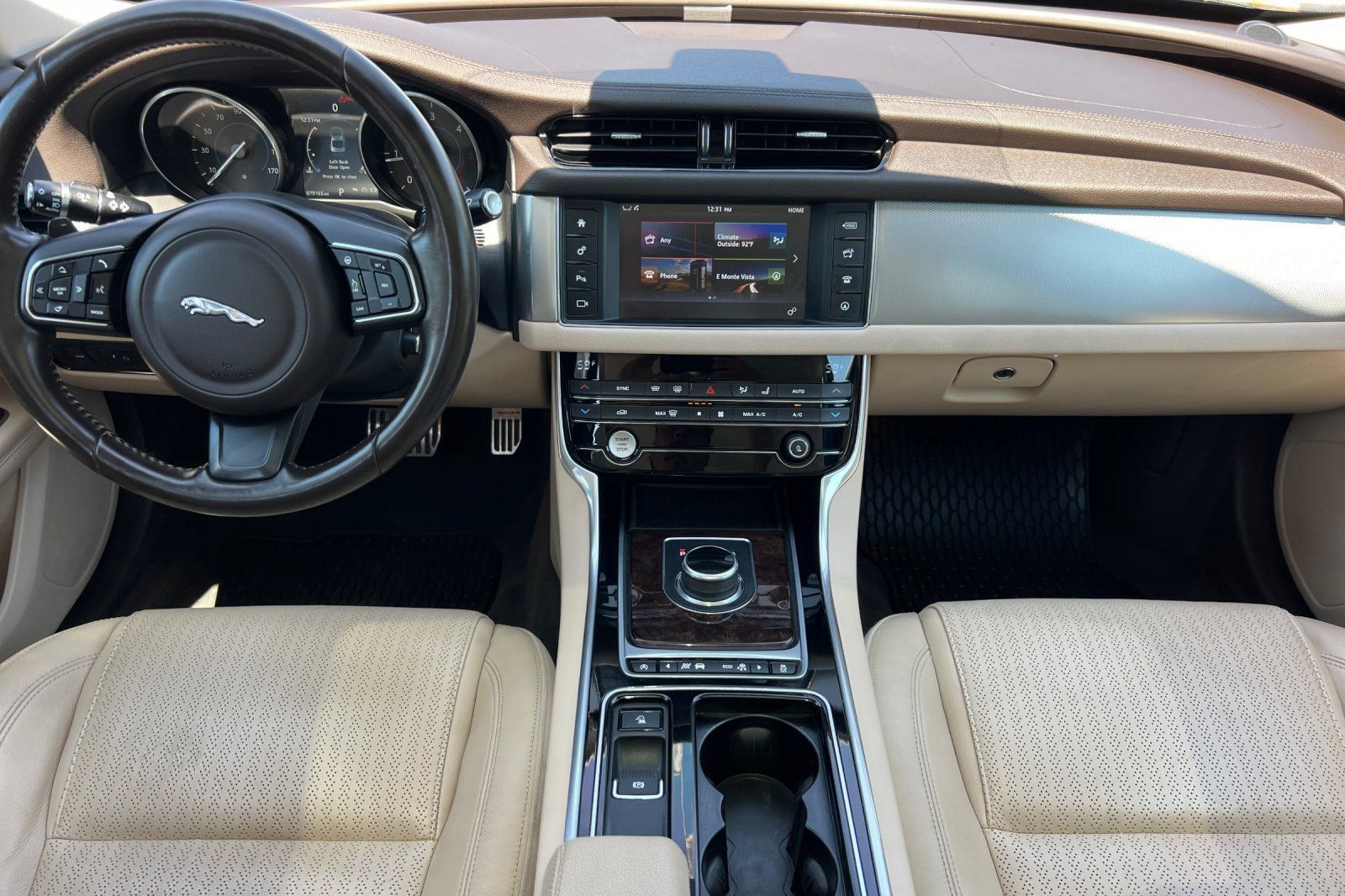 Used 2017 Jaguar XF Prestige RWD image 13