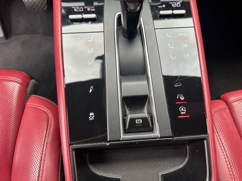 Certified 2023 Porsche Macan S AWD/4WD image 26