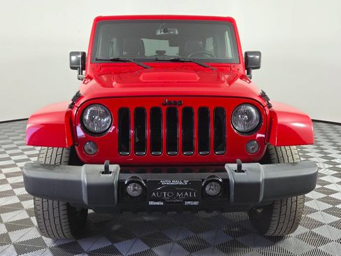 Used 2015 Jeep Wrangler Unlimited Sahara AWD/4WD image 2