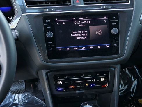 Used 2022 Volkswagen Tiguan SE image 19