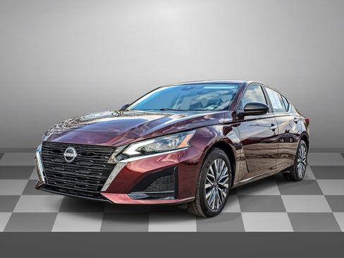 Used 2025 Nissan Altima 2.5 SV image 3