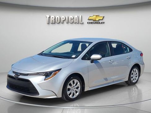 Used 2024 Toyota Corolla LE FWD image 1