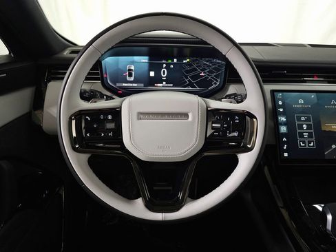 Used 2025 Land Rover Range Rover Sport Dynamic SE image 18