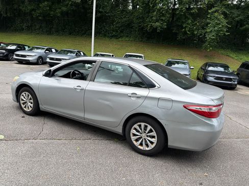 Used 2015 Toyota Camry LE FWD image 8