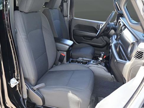 Used 2023 Jeep Gladiator Sport image 21