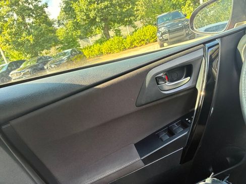 Used 2017 Toyota Corolla iM FWD image 36