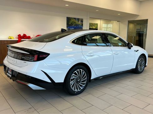 New 2026 Hyundai Sonata Limited FWD image 7