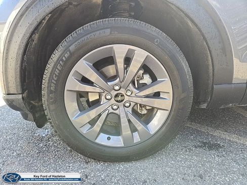 Used 2024 Ford Explorer XLT w/ Equipment Group 202A AWD/4WD image 9
