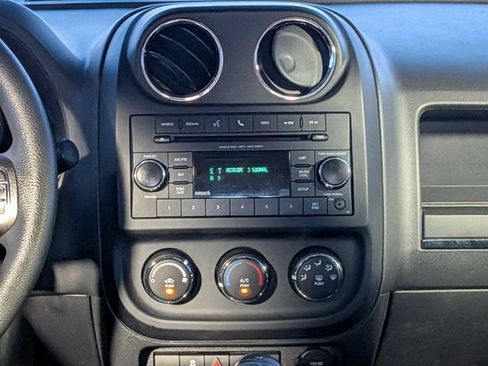 Used 2017 Jeep Patriot Sport w/ Power Value Group FWD image 19