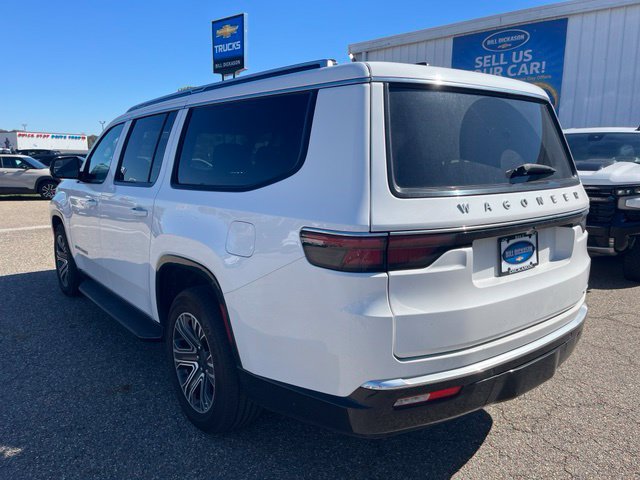 Used 2024 Jeep Wagoneer L Series II w/ Flexible Seating Group AWD/4WD image 3
