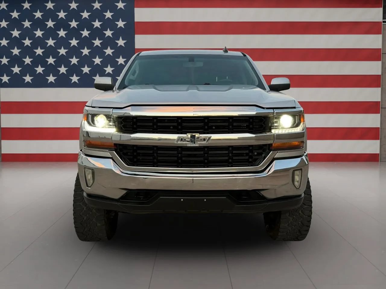 Used 2017 Chevrolet Silverado 1500 LT w/ All Star Edition AWD/4WD image 2