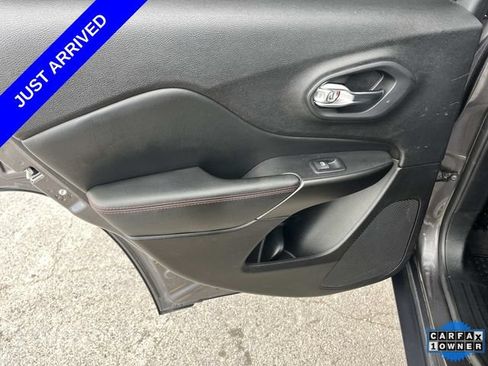 Used 2020 Jeep Cherokee Trailhawk w/ Cold Weather Group AWD/4WD image 19