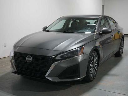 Used 2023 Nissan Altima 2.5 SV