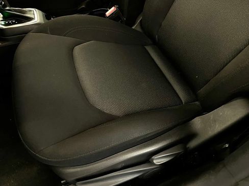 Used 2023 Jeep Renegade Latitude AWD/4WD image 25