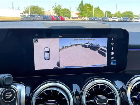 Used 2023 Mercedes-Benz GLB 250 4MATIC image 23