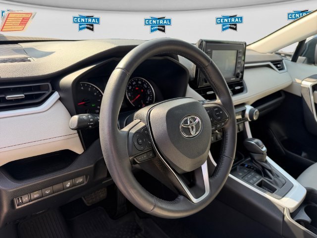 Used 2021 Toyota RAV4 XLE Premium AWD/4WD image 14