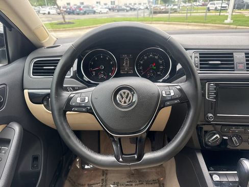 Used 2016 Volkswagen Jetta SEL FWD image 19