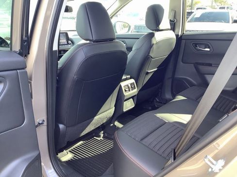 Used 2025 Nissan Rogue SV image 22