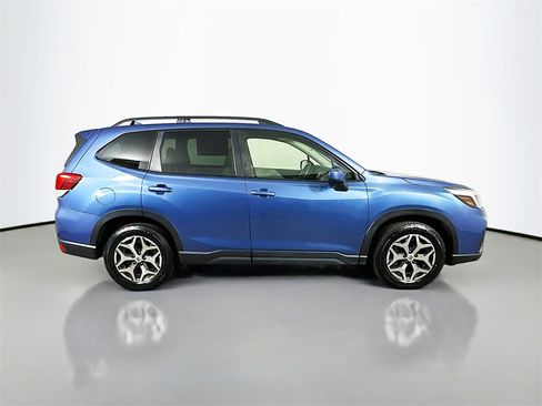 Used 2019 Subaru Forester Premium image 7