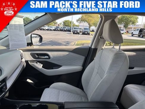 Used 2023 Nissan Rogue SV FWD image 13