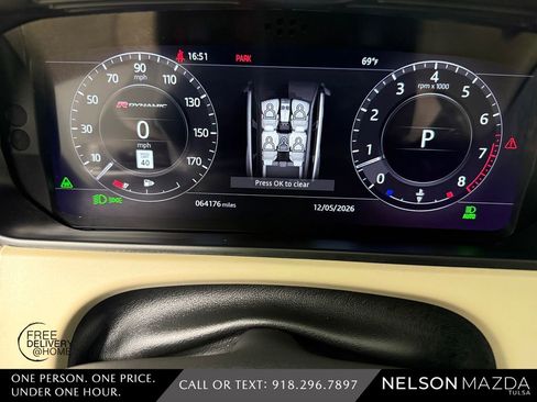 Used 2018 Land Rover Range Rover Velar R-Dynamic HSE AWD/4WD image 25