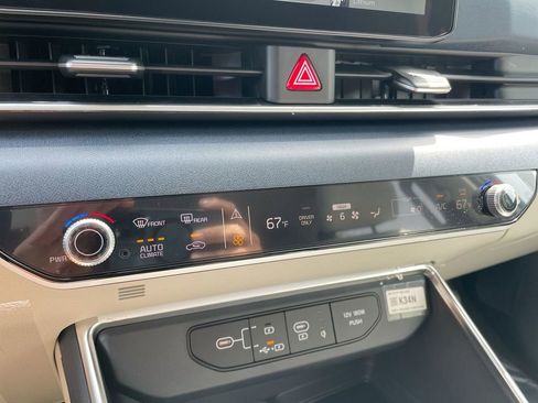 New 2026 Kia Carnival EX FWD image 46