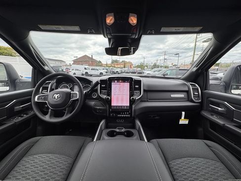 New 2026 RAM 2500 Big Horn AWD/4WD image 10