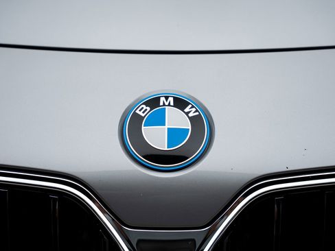 Used 2023 BMW i7 xDrive60 image 12