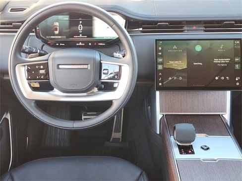 Used 2024 Land Rover Range Rover SE image 26