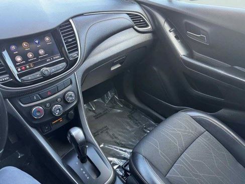Used 2021 Chevrolet Trax LT w/ Driver Confidence Package AWD/4WD image 27