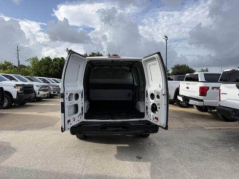 Used 2014 Ford E-150 and Econoline 150 RWD image 30