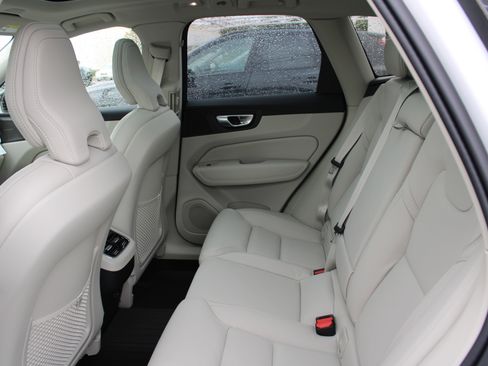 New 2026 Volvo XC60 B5 Ultra w/ Climate Package image 29