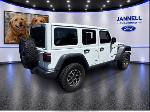 Used 2024 Jeep Wrangler Unlimited Rubicon w/ Technology Group AWD/4WD image 6