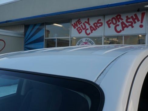 Used 2024 Nissan Titan SV w/ SV Convenience Package image 96