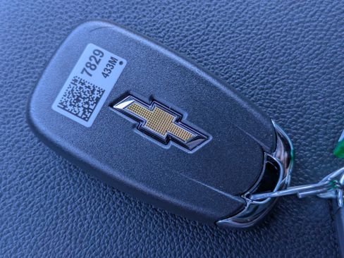 New 2026 Chevrolet Trax RS w/ Sunroof Package image 22