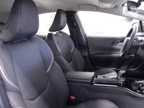 Used 2024 Toyota Prius XLE AWD/4WD image 12