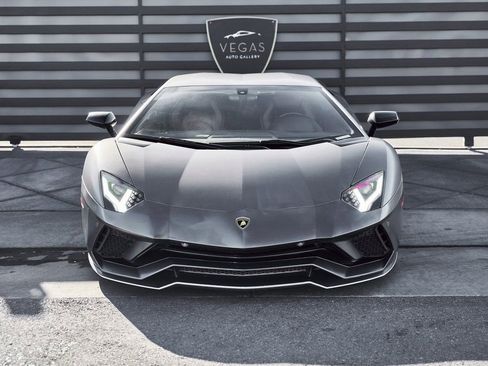 Used 2018 Lamborghini Aventador S AWD/4WD image 7