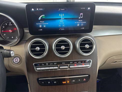 Used 2020 Mercedes-Benz GLC 300 4MATIC image 19