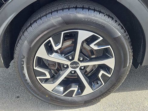 Used 2023 Kia Sportage EX AWD/4WD image 9