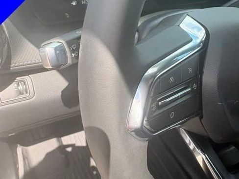 New 2026 Chevrolet Equinox LT w/ Convenience Package II FWD image 13