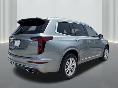 New 2025 Cadillac XT6 Luxury image 5