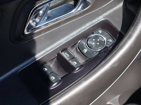 Used 2018 Ford Taurus SEL w/ Equipment Group 201A FWD image 17